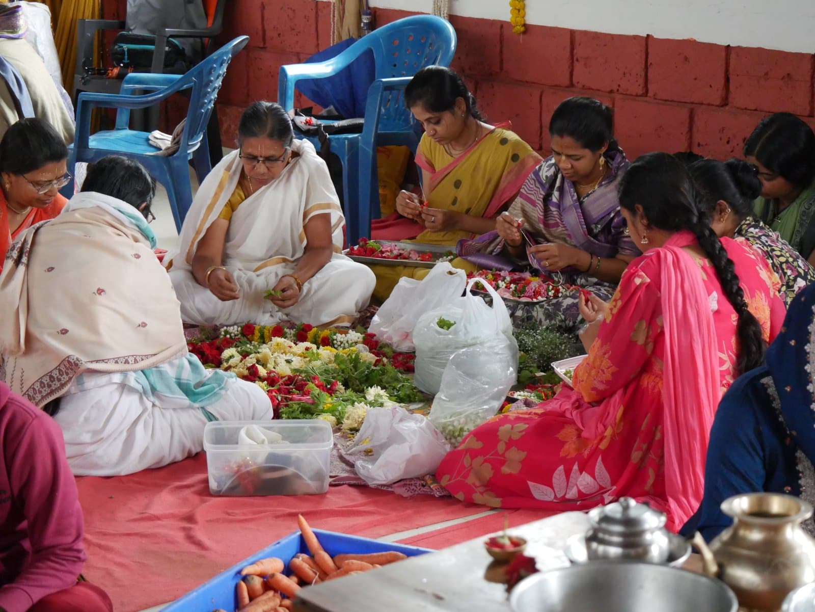 Festival volunteers in seva